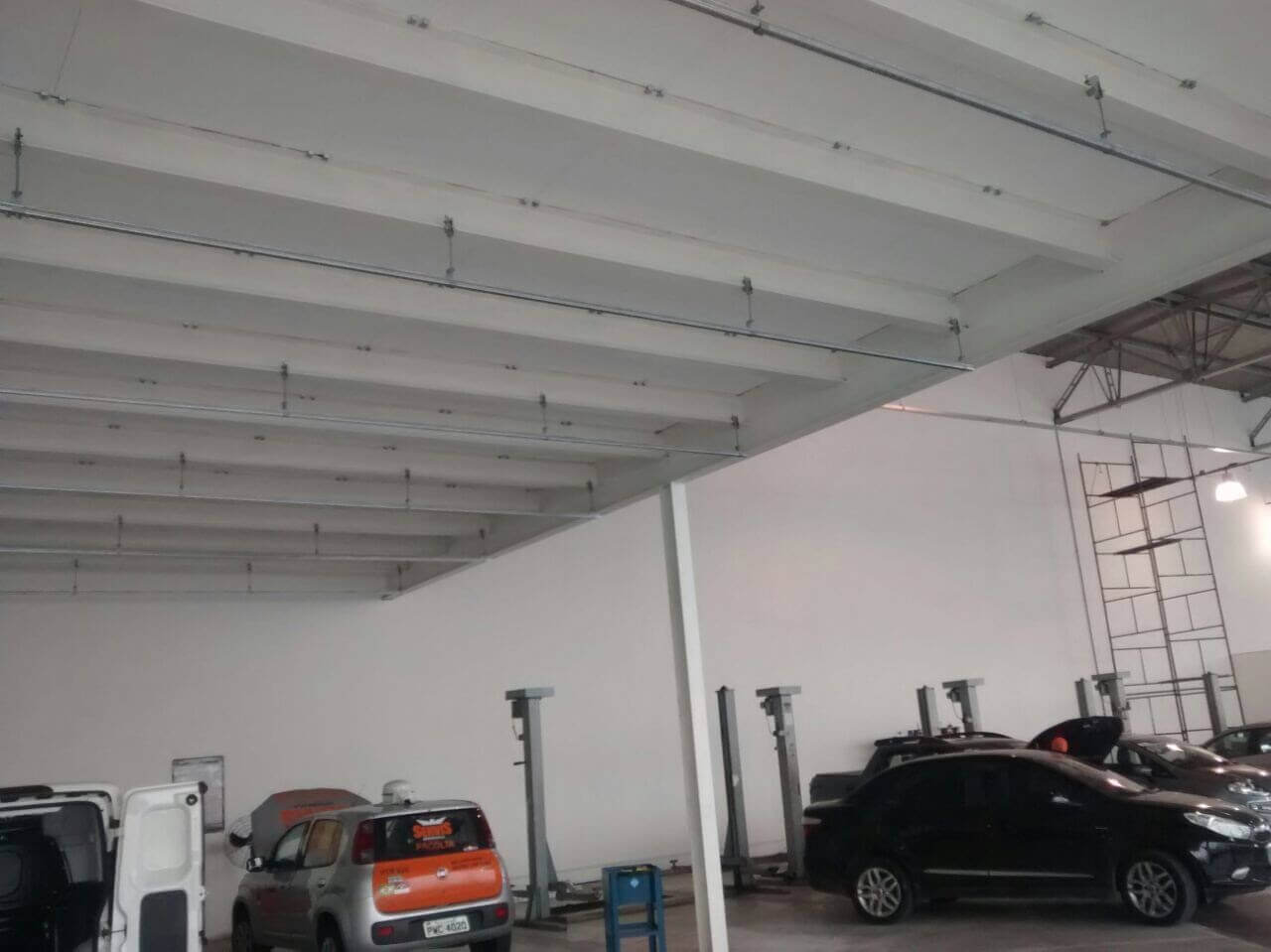 Cálculo estrutural de vigas metálicas e laje sobre garagem Cálculo de vigas metálicas e laje sobre garagem
